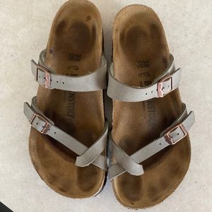 Size 38 Birkenstocks, I would say that translates to a 7.5 women’s shoe